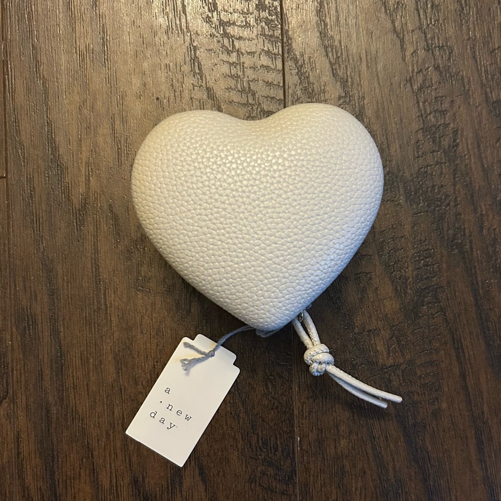 A New Day Heart-Shaped Cream Coin Purse